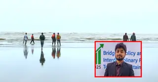 বারণ সত্ত্বেও গোসলে নামেন তিন বন্ধু; তীব্র ঢেউয়ে চোখের সামনেই ভেসে গেলো